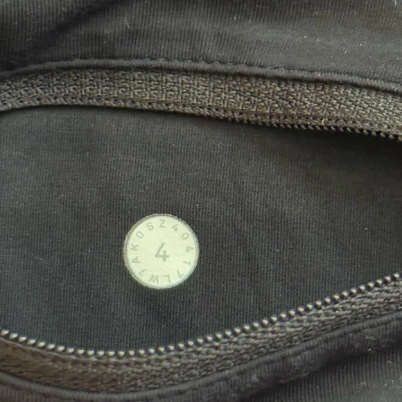 Lululemon Run Times Short II *4" Black (First Release) *Flawed - Picture 12 of 14